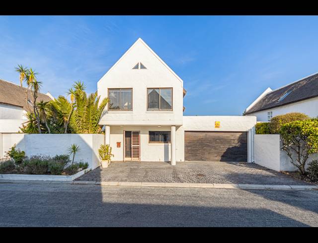 4 BEDROOM HOUSE FOR SALE IN WEST BEACH